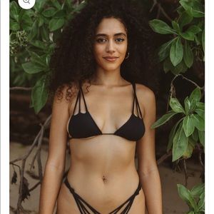 NWT San Lorenzo black bikini top, Size Small